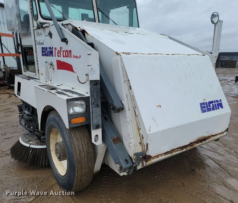 image for item NZ9818 2000 Elgin Pelican Series P street sweeper
