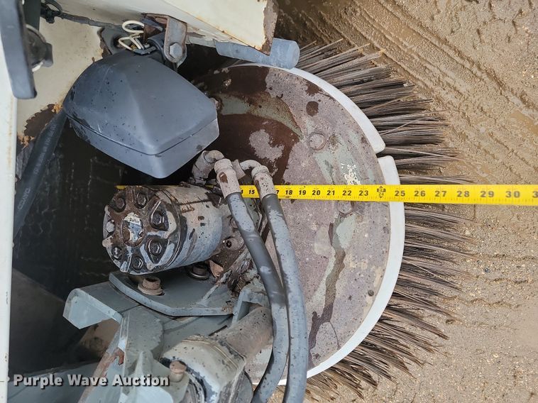 image for item NZ9818 2000 Elgin Pelican Series P street sweeper