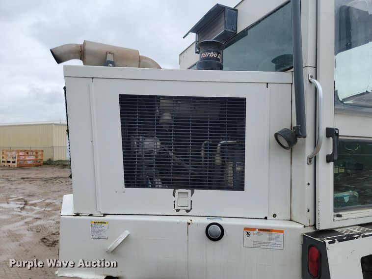 image for item NZ9818 2000 Elgin Pelican Series P street sweeper