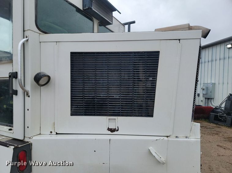 image for item NZ9818 2000 Elgin Pelican Series P street sweeper