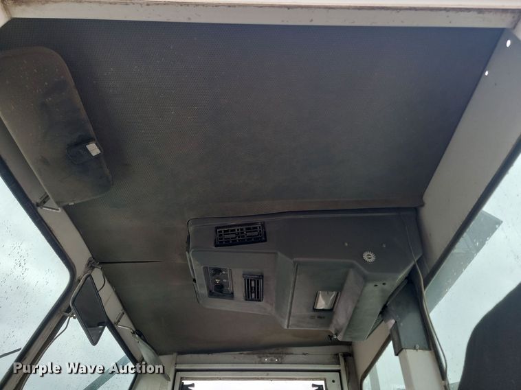 image for item NZ9818 2000 Elgin Pelican Series P street sweeper