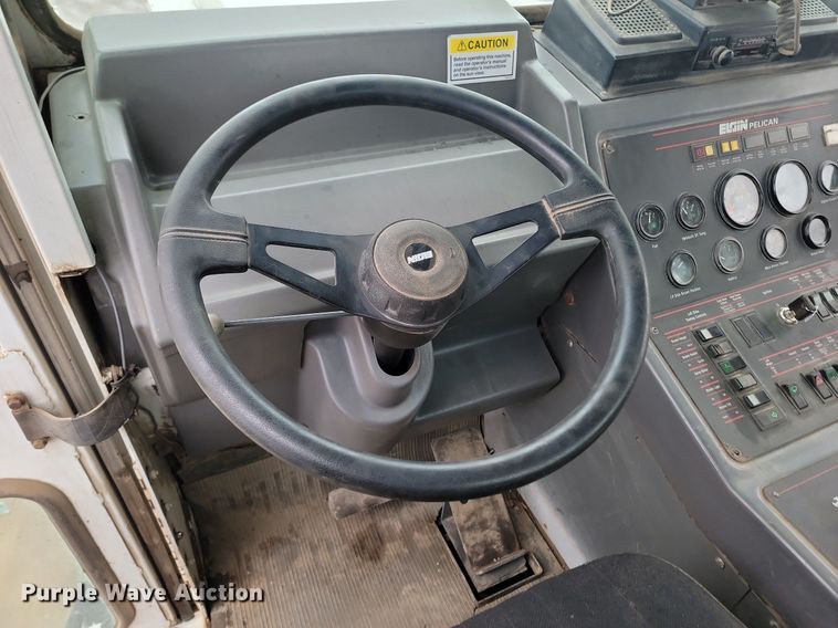 image for item NZ9818 2000 Elgin Pelican Series P street sweeper