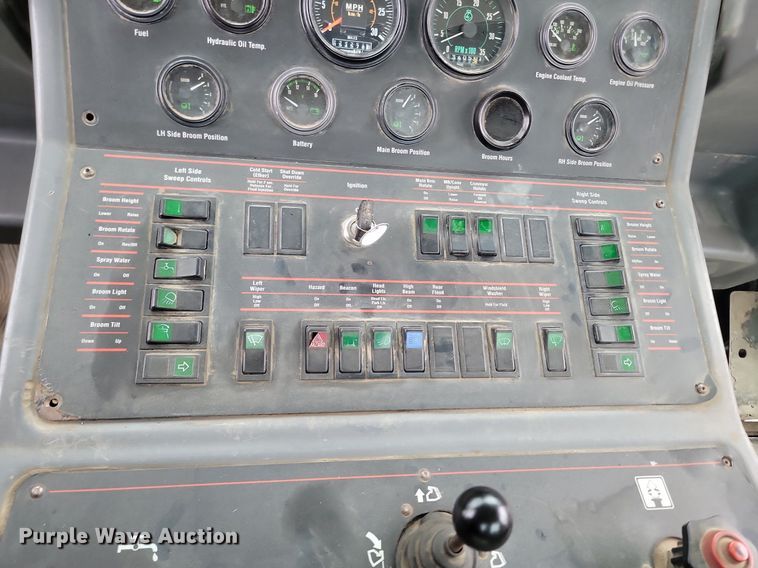 image for item NZ9818 2000 Elgin Pelican Series P street sweeper