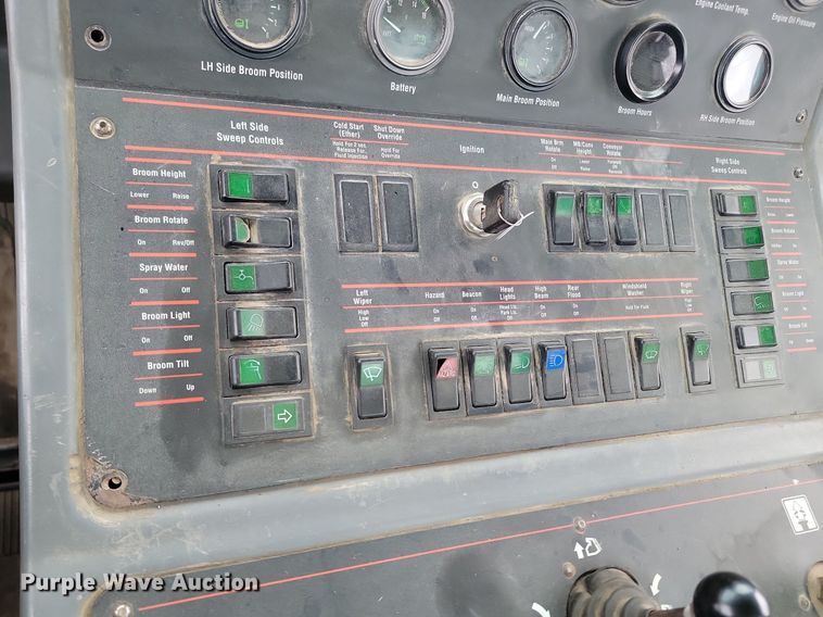 image for item NZ9818 2000 Elgin Pelican Series P street sweeper