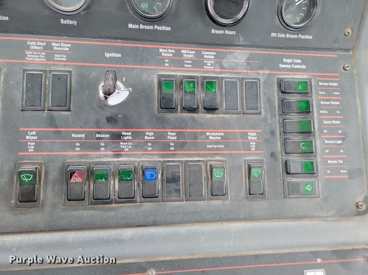 image for item NZ9818 2000 Elgin Pelican Series P street sweeper