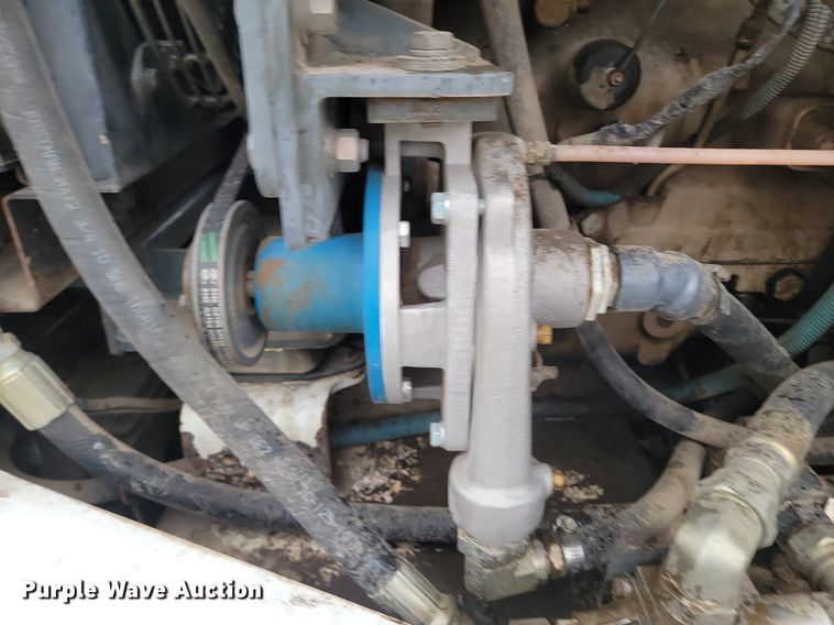 image for item NZ9818 2000 Elgin Pelican Series P street sweeper