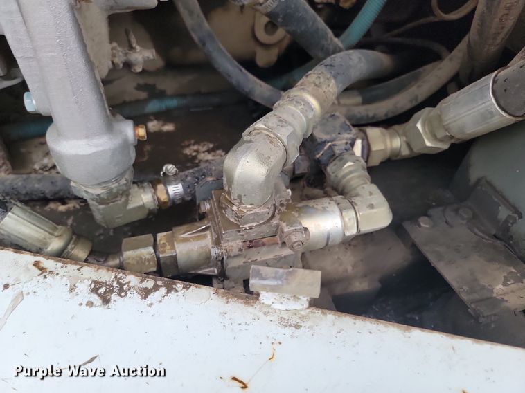 image for item NZ9818 2000 Elgin Pelican Series P street sweeper