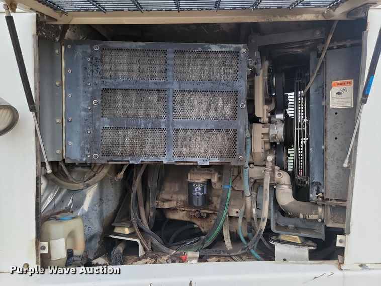 image for item NZ9818 2000 Elgin Pelican Series P street sweeper