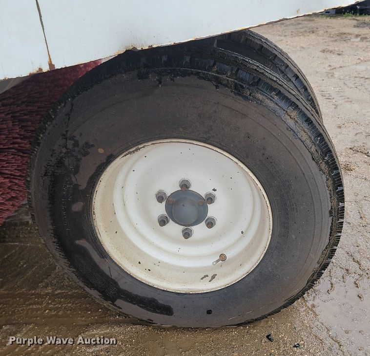 image for item NZ9818 2000 Elgin Pelican Series P street sweeper