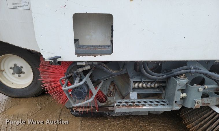 image for item NZ9818 2000 Elgin Pelican Series P street sweeper