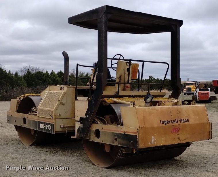 image for item OE9114 1993 Ingersoll Rand  DD-110 double drum vibratory roller