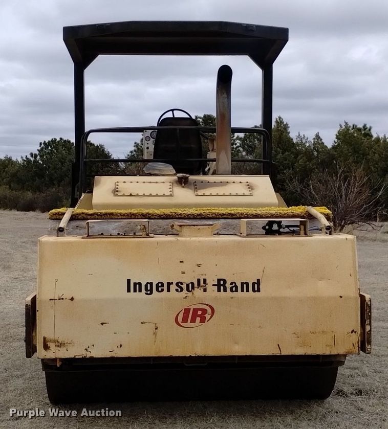 image for item OE9114 1993 Ingersoll Rand  DD-110 double drum vibratory roller