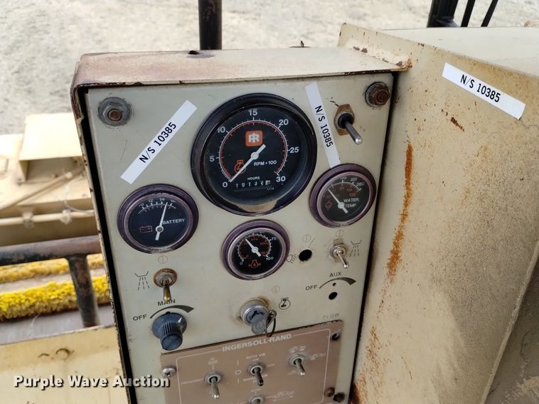 image for item OE9114 1993 Ingersoll Rand  DD-110 double drum vibratory roller