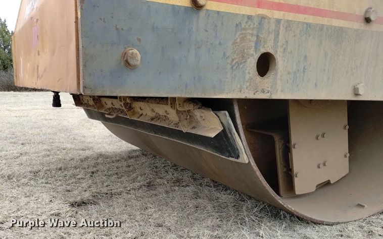 image for item OE9114 1993 Ingersoll Rand  DD-110 double drum vibratory roller