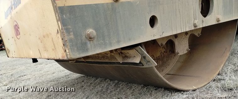 image for item OE9114 1993 Ingersoll Rand  DD-110 double drum vibratory roller