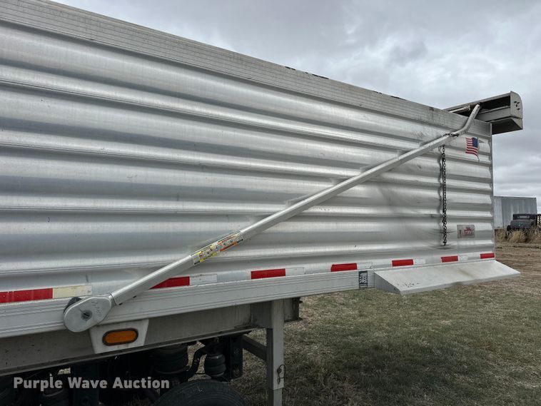 image for item OE9118 2014 Travis Body S/76 ejector trailer