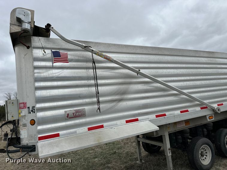 image for item OE9118 2014 Travis Body S/76 ejector trailer