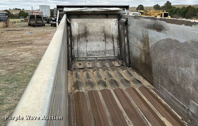 image for item OE9118 2014 Travis Body S/76 ejector trailer