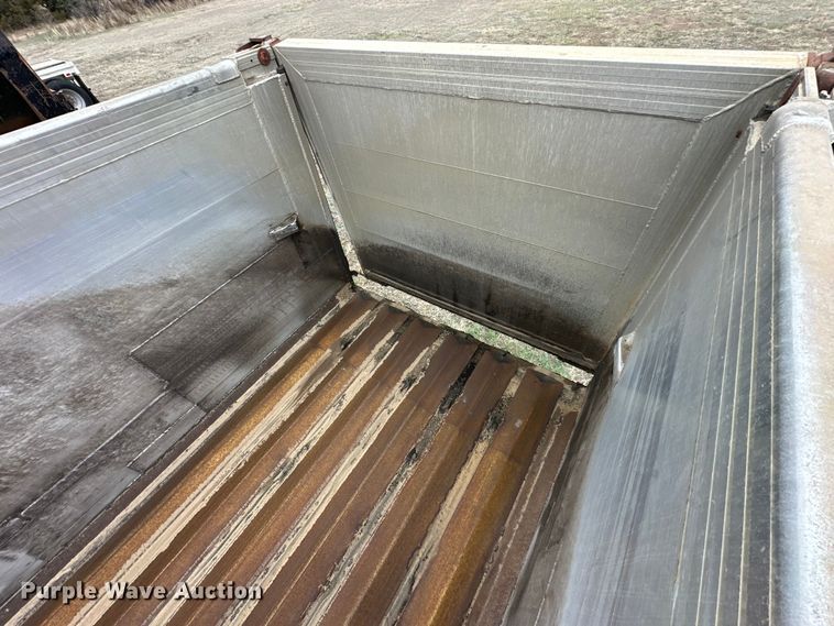 image for item OE9118 2014 Travis Body S/76 ejector trailer