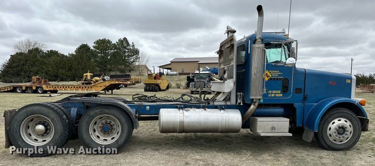 image for item OE9120 2001 Peterbilt  378 semi truck