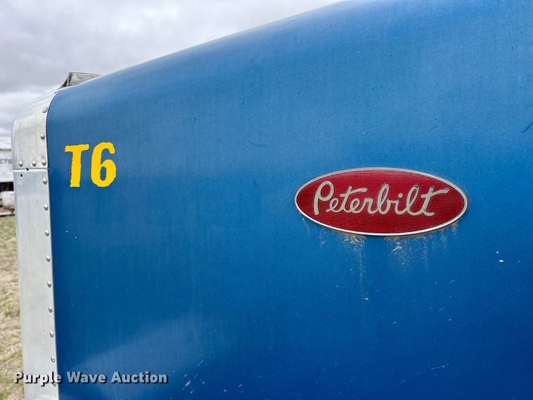 image for item OE9120 2001 Peterbilt  378 semi truck