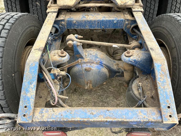 image for item OE9120 2001 Peterbilt  378 semi truck