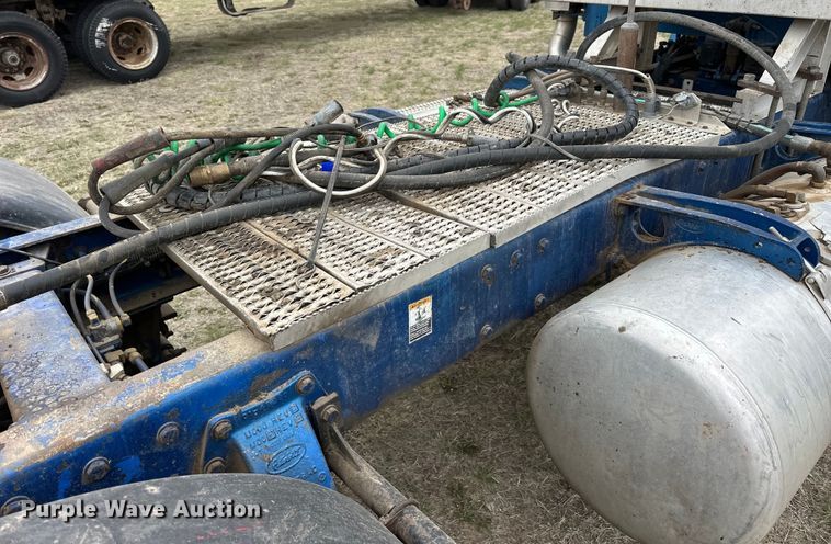 image for item OE9120 2001 Peterbilt  378 semi truck