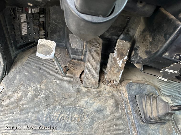 image for item OE9120 2001 Peterbilt  378 semi truck