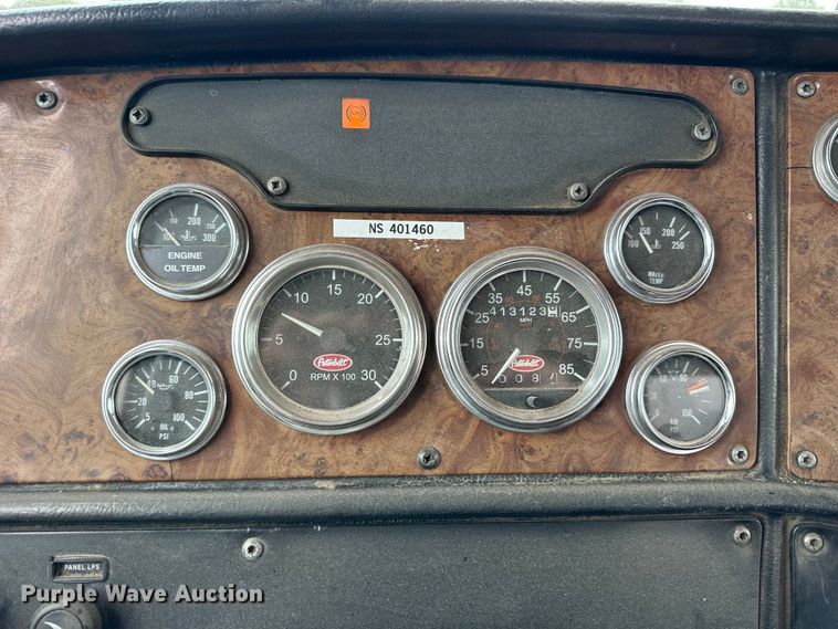 image for item OE9120 2001 Peterbilt  378 semi truck
