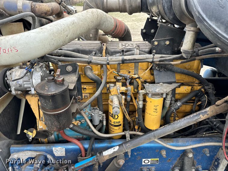 image for item OE9120 2001 Peterbilt  378 semi truck