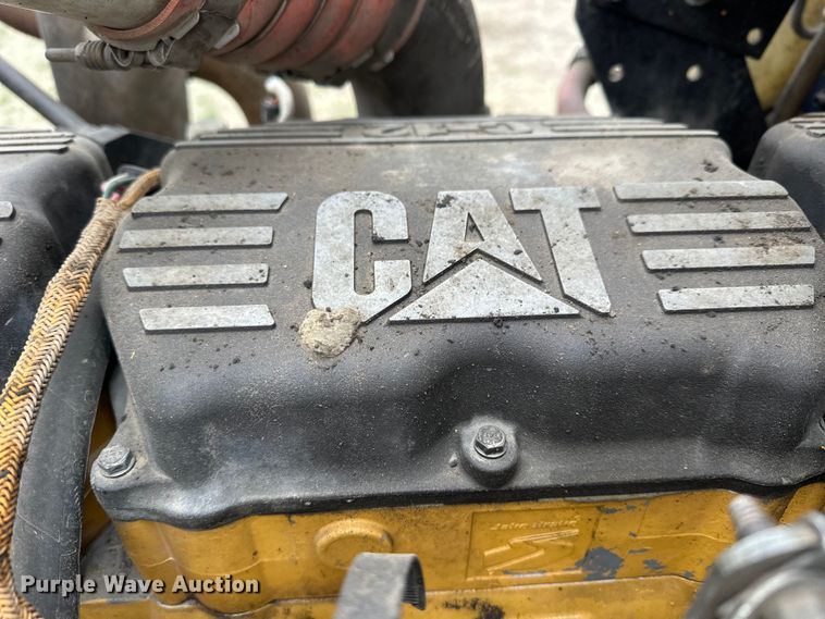 image for item OE9120 2001 Peterbilt  378 semi truck