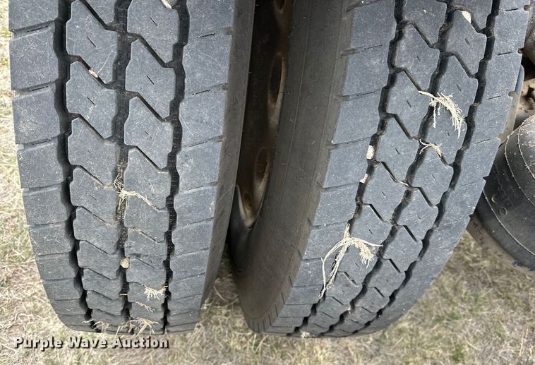 image for item OE9120 2001 Peterbilt  378 semi truck