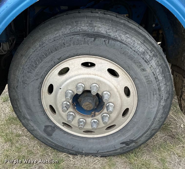 image for item OE9120 2001 Peterbilt  378 semi truck