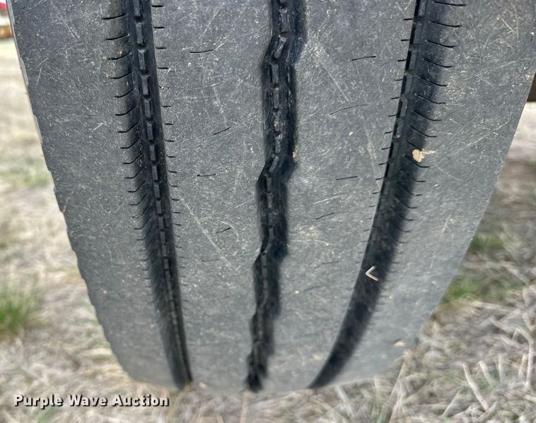 image for item OE9120 2001 Peterbilt  378 semi truck