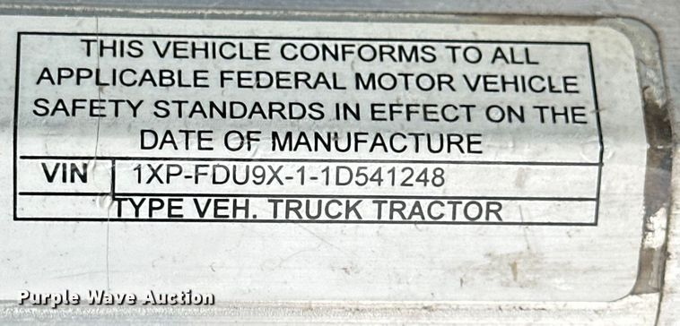 image for item OE9120 2001 Peterbilt  378 semi truck