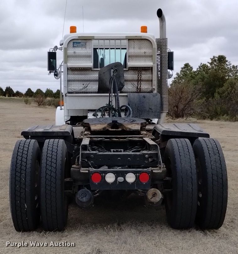 image for item OE9121 2014 Kenworth  T880 semi truck