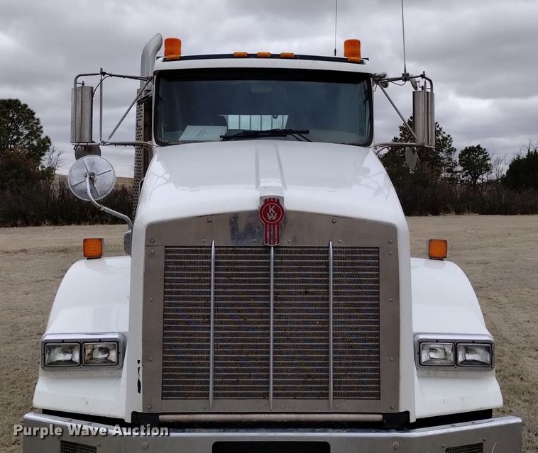 image for item OE9121 2014 Kenworth  T880 semi truck