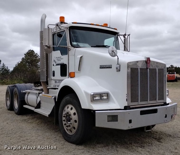 image for item OE9121 2014 Kenworth  T880 semi truck