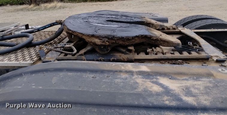 image for item OE9121 2014 Kenworth  T880 semi truck