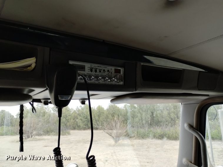 image for item OE9121 2014 Kenworth  T880 semi truck