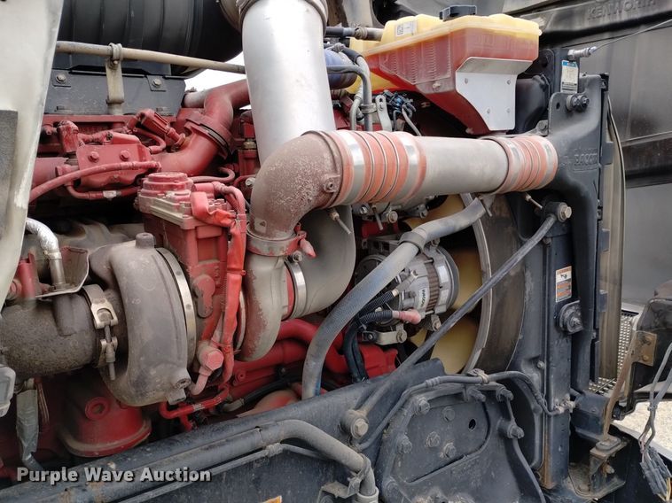 image for item OE9121 2014 Kenworth  T880 semi truck