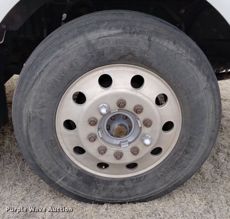 image for item OE9121 2014 Kenworth  T880 semi truck