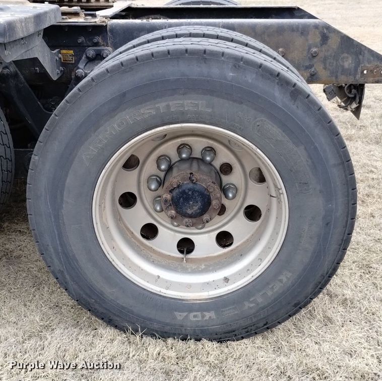 image for item OE9121 2014 Kenworth  T880 semi truck