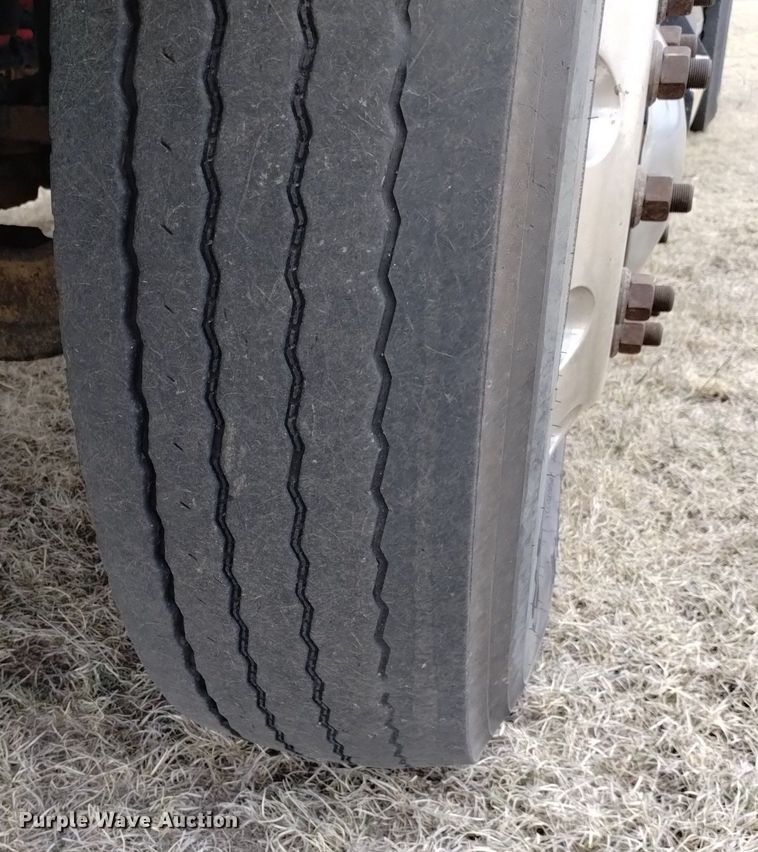 image for item OE9121 2014 Kenworth  T880 semi truck