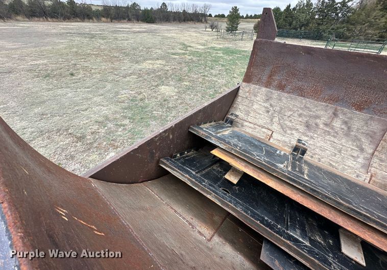 image for item OE9122 1985 Hobbs DRX-M2-30 end dump trailer