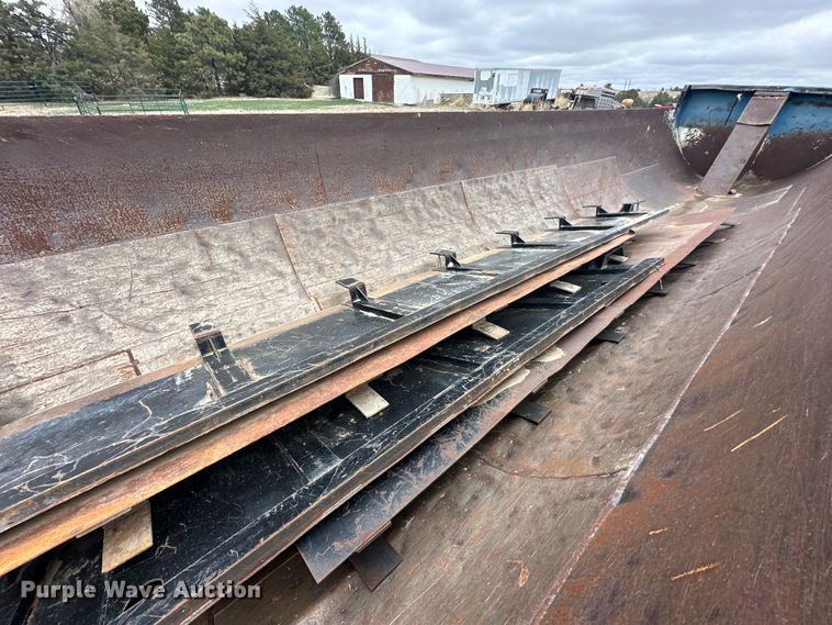 image for item OE9122 1985 Hobbs DRX-M2-30 end dump trailer