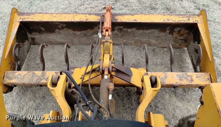 image for item OE9123 1981 Case 480D landscape tractor