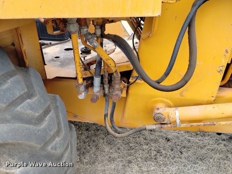 image for item OE9123 1981 Case 480D landscape tractor