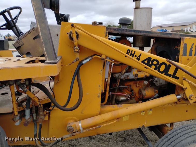 image for item OE9123 1981 Case 480D landscape tractor
