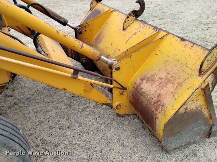 image for item OE9123 1981 Case 480D landscape tractor